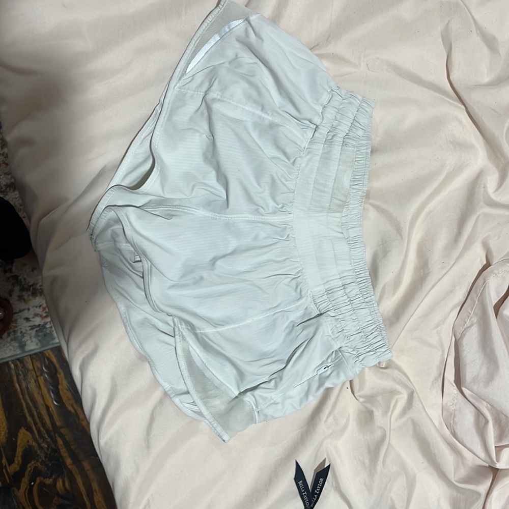 white lululemon hotty hots